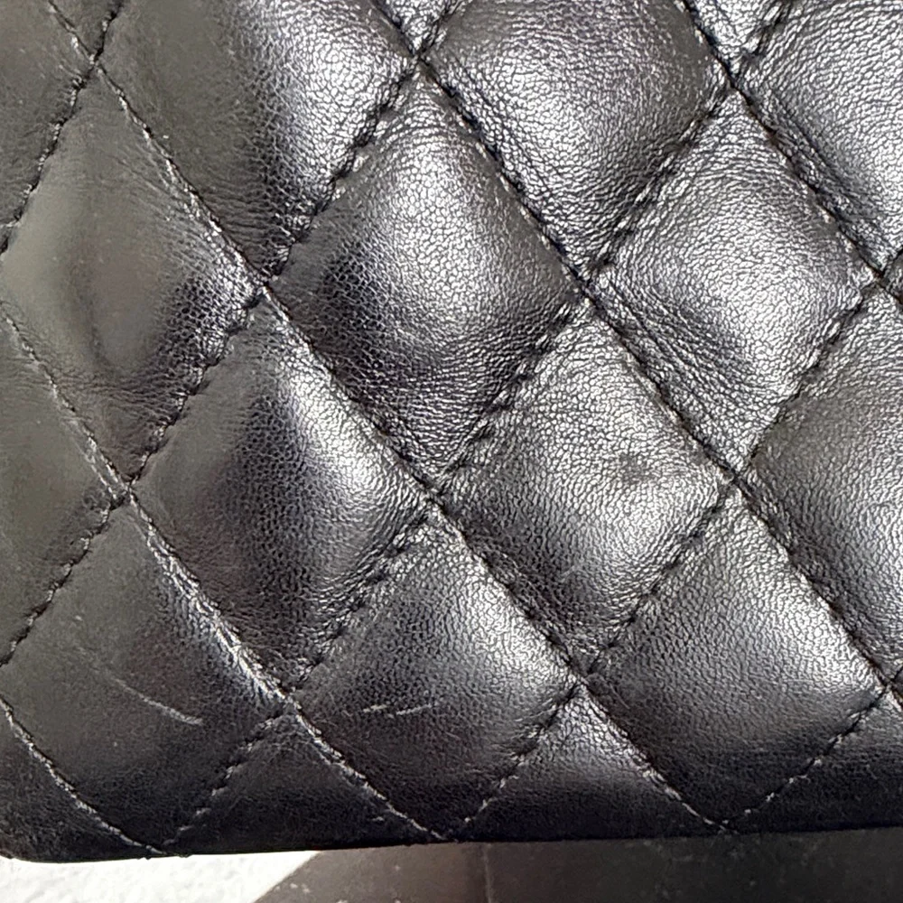 VINTAGE Russell & Bromley Black Leather Quilted Satchel with Gold Hardware. - Picture 14 of 16